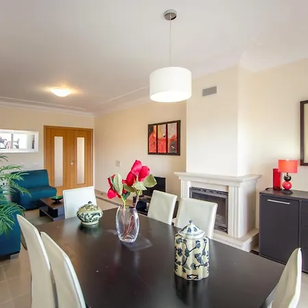 By Atlantic Places * 阿尔布费拉