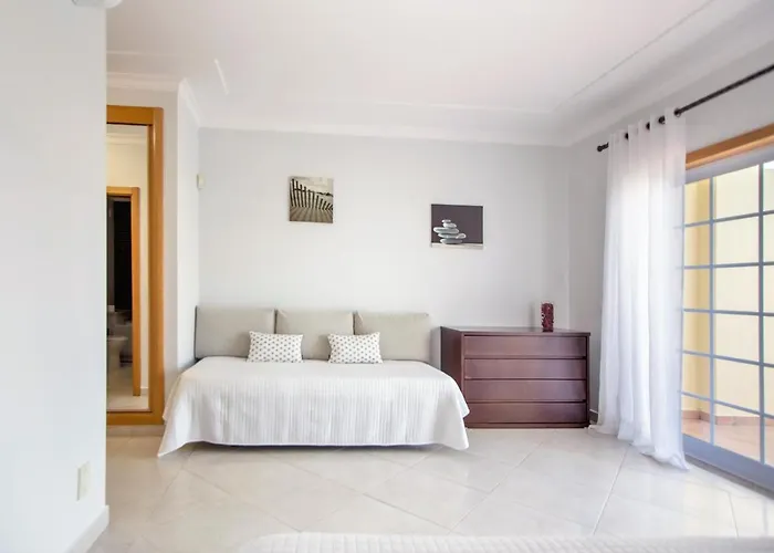 فيلة By Atlantic Places