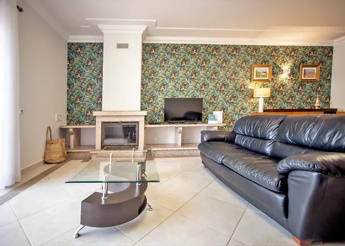 فيلة By Atlantic Places