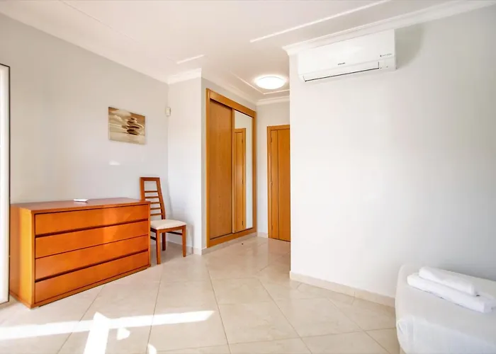 By Atlantic Places فيلة *